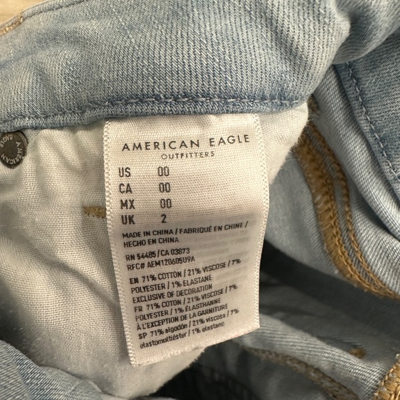 American Eagle Curvy High-Rise Denim Shorts - Picture 10 of 10